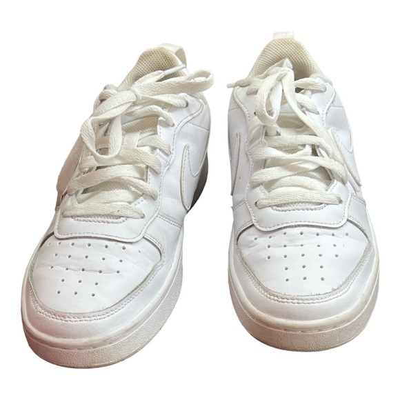 Sz 6Y White Nike Sneakers - Picture 2 of 5